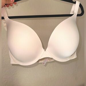Cacique Boost Plunge 36 DDD bra in ivory smoothing back in great condition